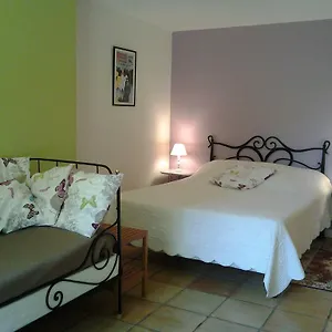 D'hotes Les Douves Bed & Breakfast
